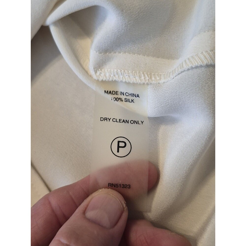 Two By Vince Comuto M 100% Silk White Button Down Blouse CBK Minimalist Luxury - Picture 6 of 6
